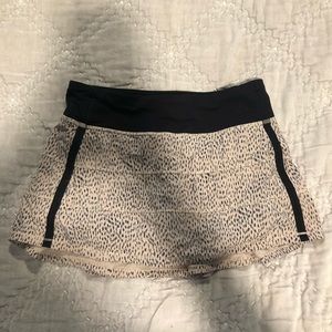 Lululemon black and pink speckled skirt (size 4)